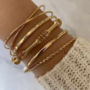 Set of bangle bracelets